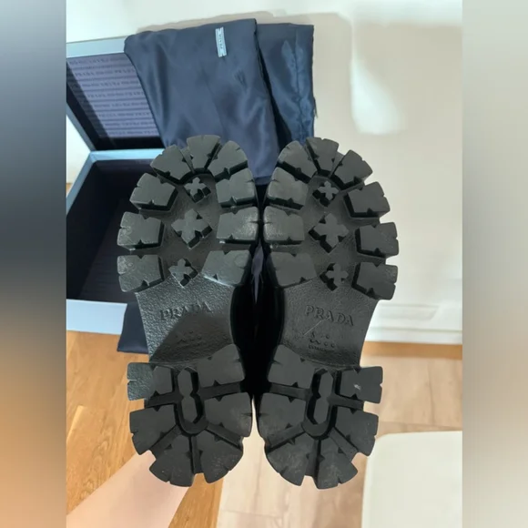 Prada Monolith leather Loafers - Picture 6 of 8